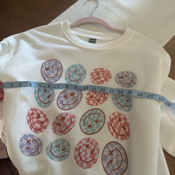 Shein- sweatshirt NWOT! Never worn - Picture 5 of 7